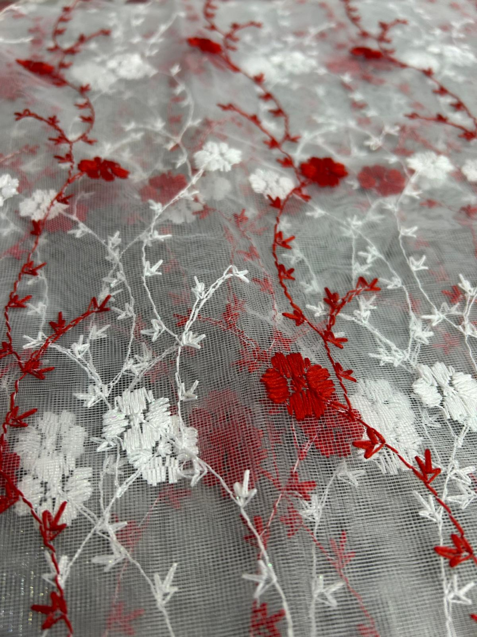 Perdea Tulle cu Broderie Alb+Rosu Model Arcaflora  - Cu Tiv si Rejansa - 3M x 2.5 h [3]