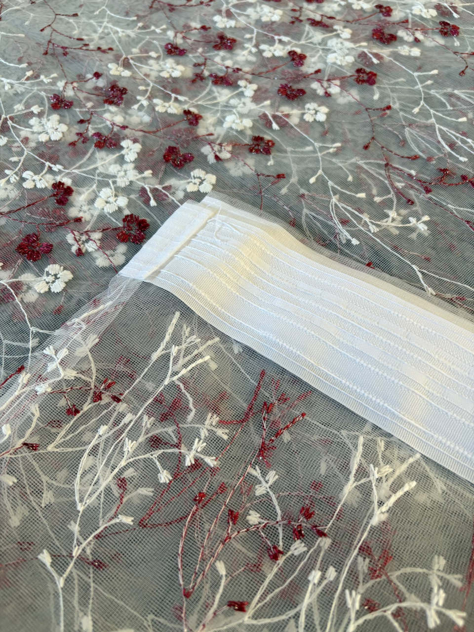 Perdea Tulle cu Broderie Alb+Bordo Model Romanita - Cu Tiv si Rejansa - 3M x 2.5 h [4]