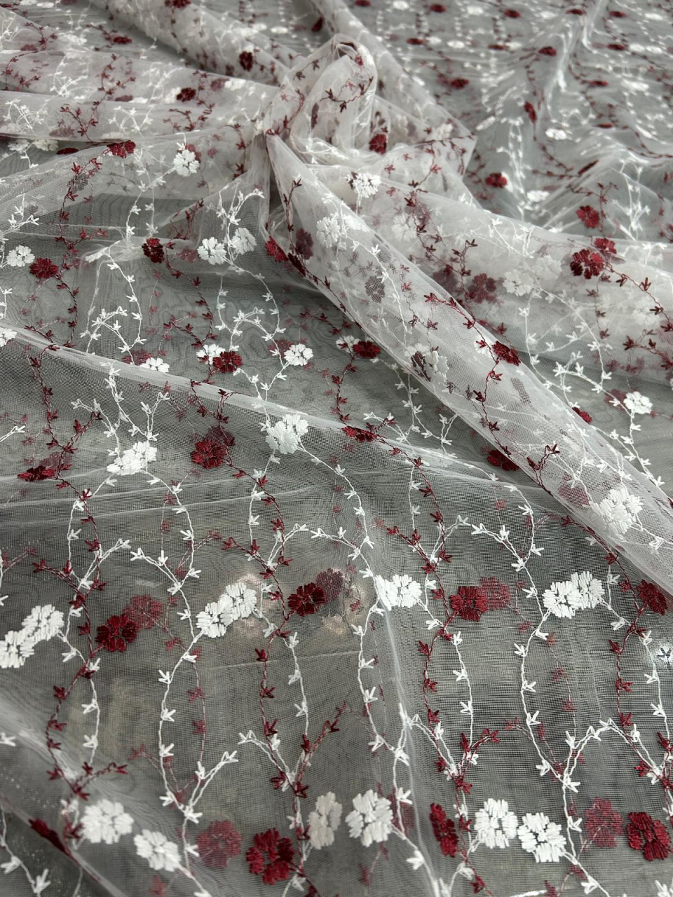 Perdea Tulle cu Broderie Alb+Bordo Model Arcaflora  - Cu Tiv si Rejansa - 3M x 2.5 h [3]