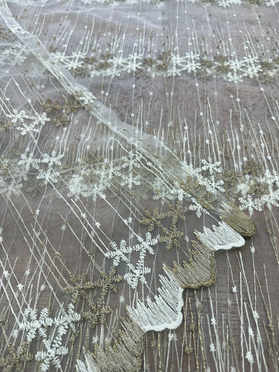 Perdea Tulle cu Broderie Alb+Capucino Model Fulgi - Cu Tiv si Rejansa - 3M x 2.5 h [2]