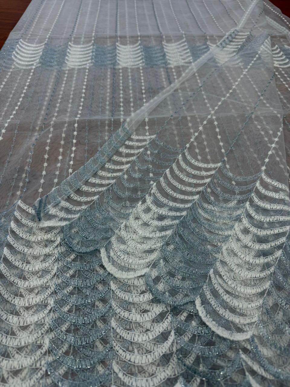 Perdea Tulle cu Broderie Alb+Bleo Model Valuri - Cu Tiv si Rejansa - 3M x 2.5 h [2]