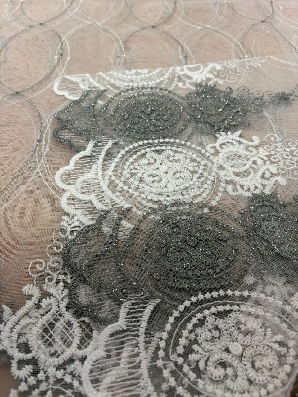 Perdea Tulle cu Broderie Alb+Gri, Model baroc 4M x 2.5h Cu Tiv si Rejansa [3]