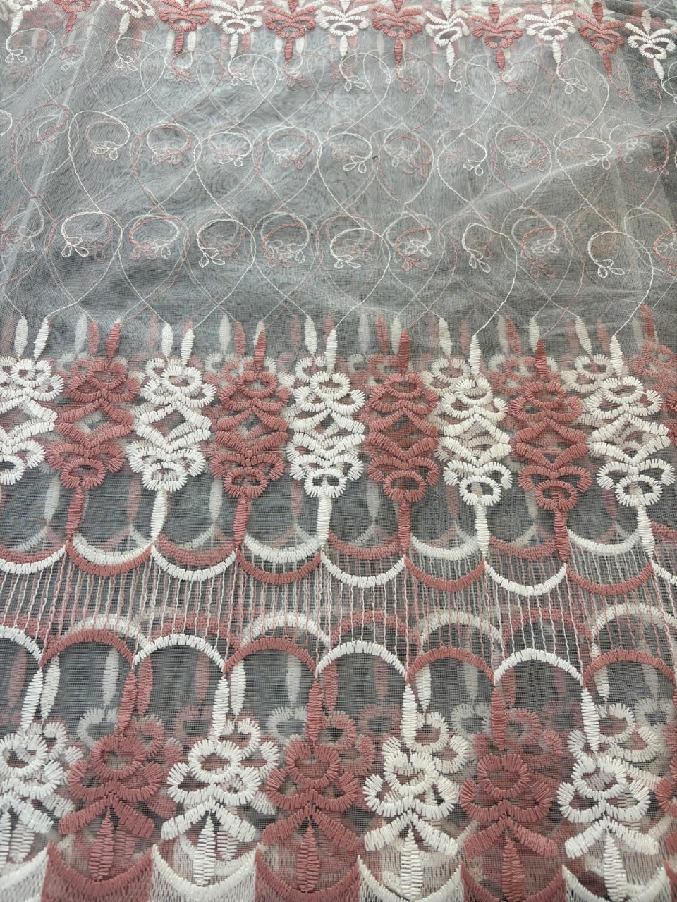 Perdea Tulle cu Broderie Alb+Roz Model Semiluna - Cu Tiv si Rejansa - 3M x 2.5 h [2]