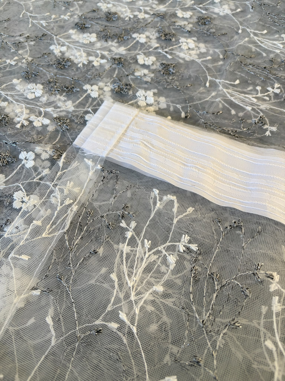 Perdea Tulle cu Broderie Alb+ Gri Model Romanita - Cu Tiv si Rejansa - 3M x 2.5 h [4]