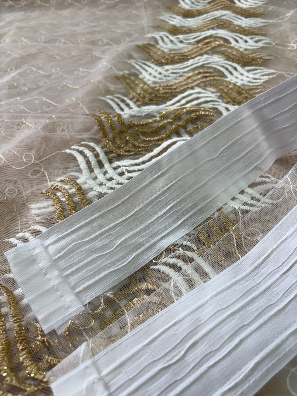 Perdea Tulle cu Broderie Aurie Model Spirala- gata cusuta cu tiv si rejansa - 4M x 2.5h [4]