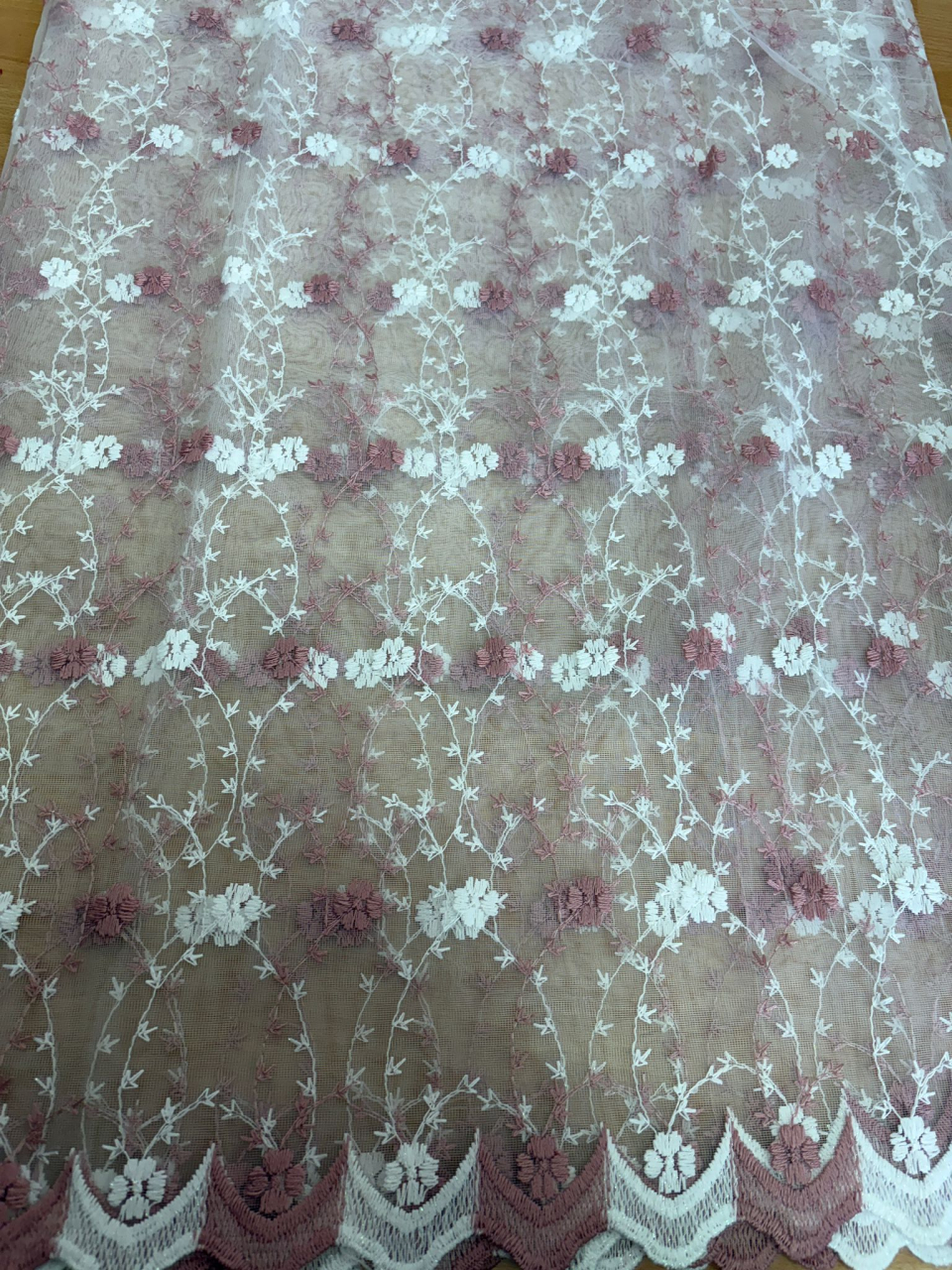 Perdea Tulle cu Broderie Roz Model PIN  cu tiv si rejansa - 3M x 2.5h [2]