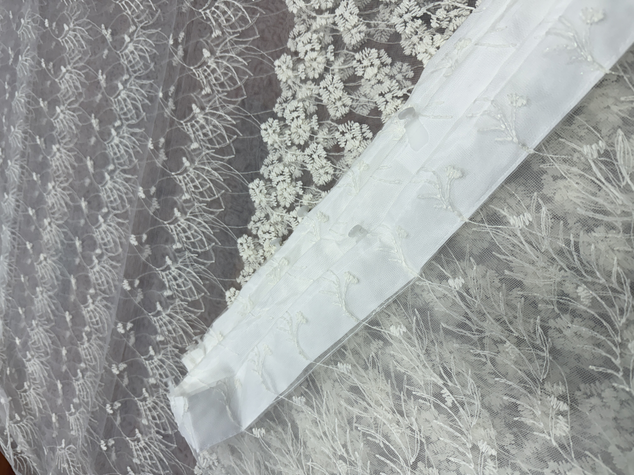 Perdea Tulle Ivoar Broderie Ivoar - Cu Tiv si Rejansa Model Flori Marunte 3M x 2.5h [3]