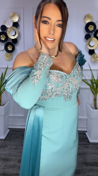 Rochie lunga Turcoaz cu trena si broderie stralucitoare pe maneci si bust Pansy [2]