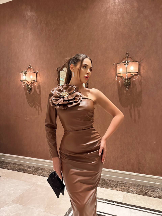 Rochie Midi Maro, Asimetrica din Piele Ecologica cu floare 3D Raissa N202529 [6]