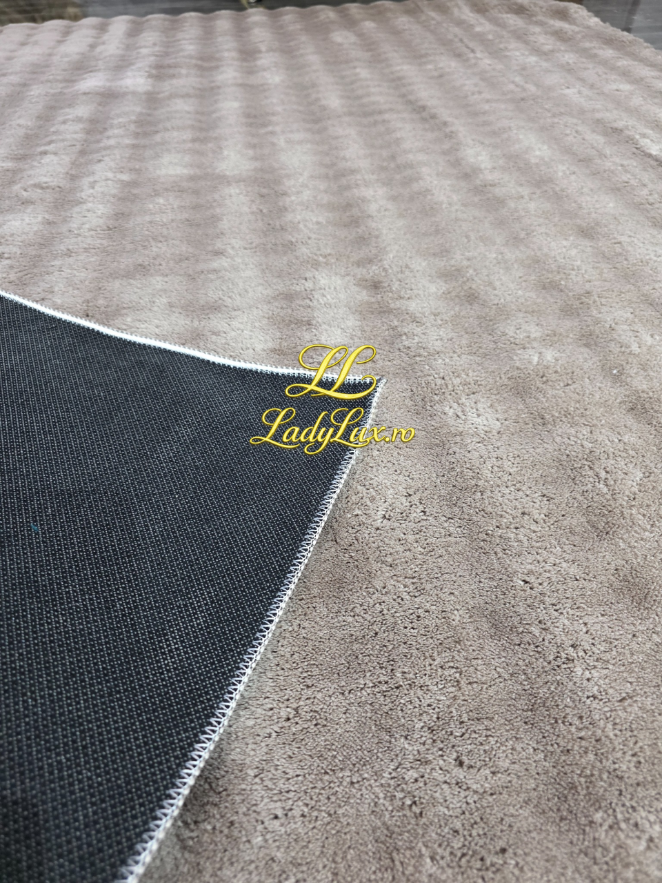 Set Covor cu Pui Model Vitrine Capucino  1x 140x200 cm  + 2x 60x100 cm [3]