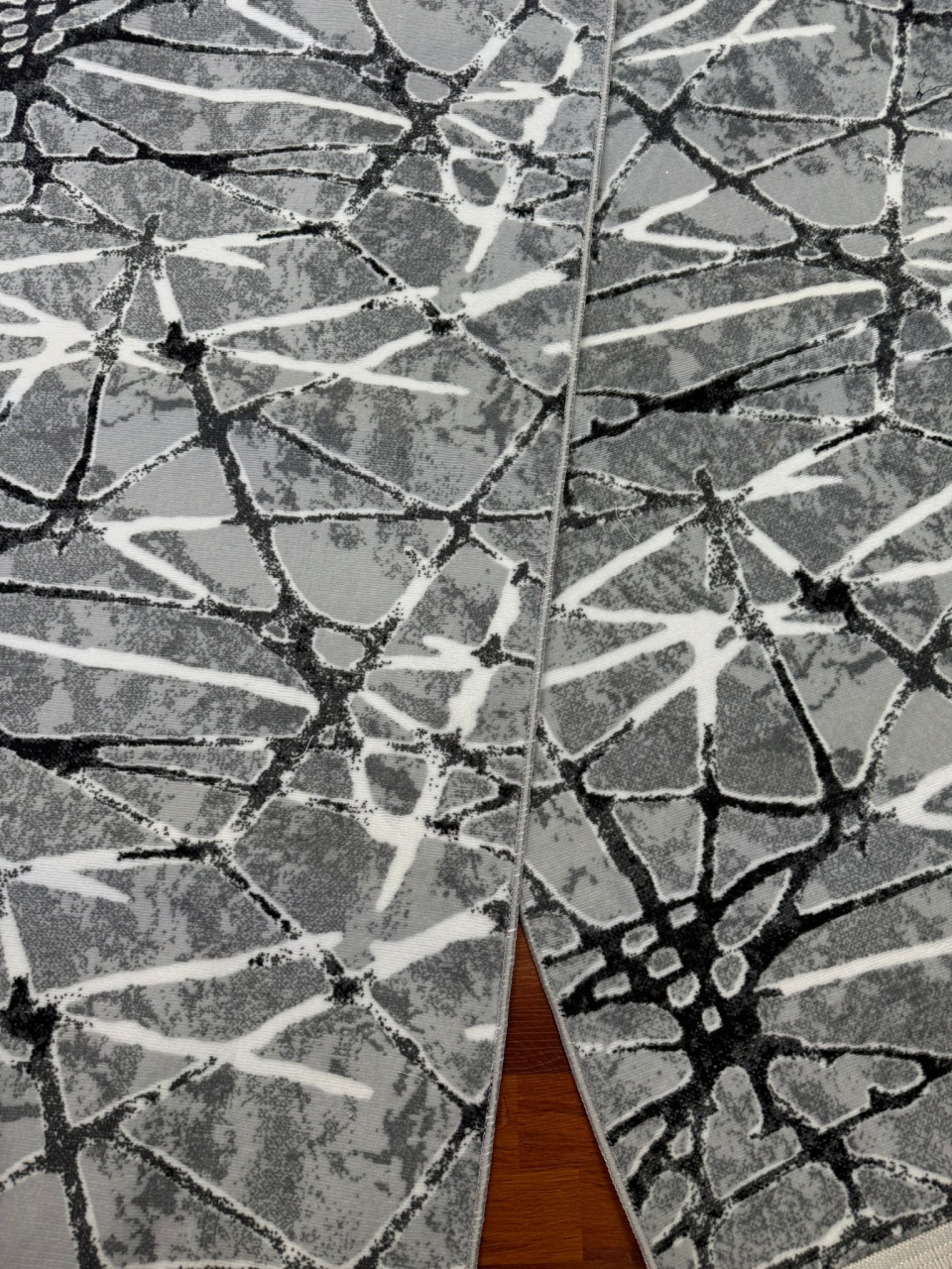 Set Doua Traverse Antiderapante Model Sarpe Gri 75x140 cm [2]