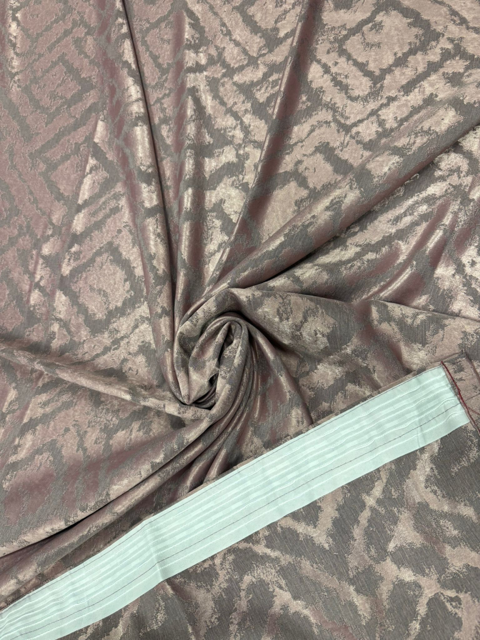 Set Draperii Maro Gata Cusute cu Tiv si Rejansă, 3M x 2.7 h Model Labirint [2]