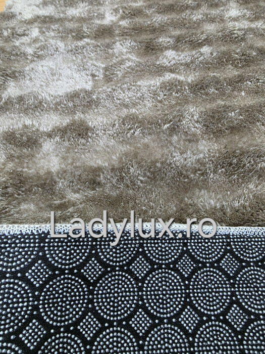 Traversă la metru liniar, material pufos Maro – Cauciucată și Antiderapantă 85 cm latime C1711 [3]