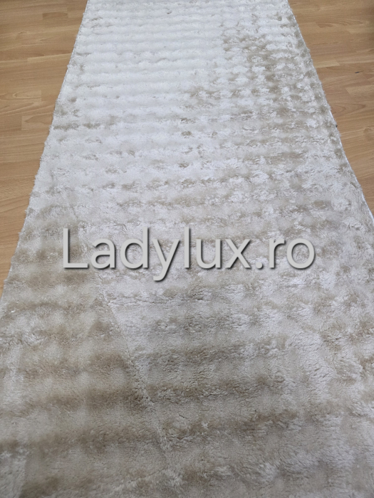 Traversă la metru liniar, material pufos Crem – Cauciucată și Antiderapantă 85 cm latime C1710 [2]