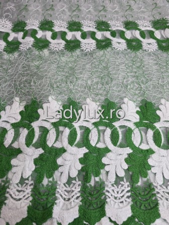 Perdele 3M - Perdea albă cu Broderie Verde  Model Cerc – rafinament și strălucire discretă C1733