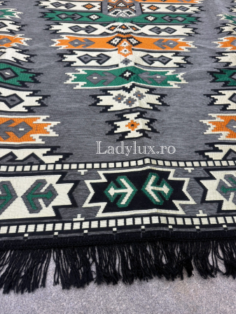 Covor cu Motive Tradiționale 160x250– Stil Autentic, Calitate Superioară - C1700 [1]