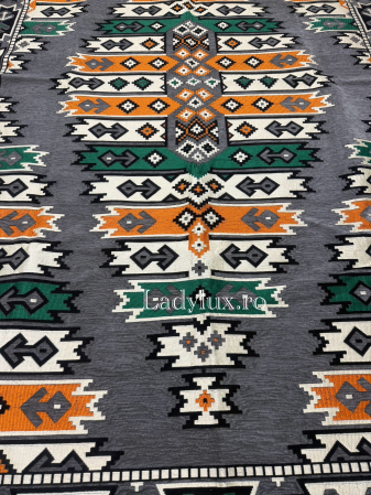 250 x 160 - Covor cu Motive Tradiționale 160x250– Stil Autentic, Calitate Superioară - C1700