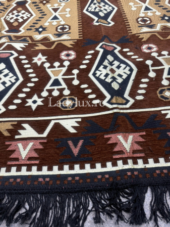 Covor cu Motive Tradiționale 160x250– Stil Autentic, Calitate Superioară - C1701 [1]