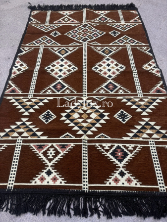 Covor cu Motive Tradiționale 60x120 – Stil Autentic, Calitate Superioară - C1668 [1]