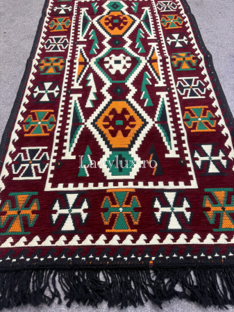 120 x 60 - Covor cu Motive Tradiționale 60x120 – Stil Autentic, Calitate Superioară - C1672