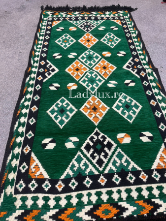 120 x 60 - Covor cu Motive Tradiționale 60x120 – Stil Autentic, Calitate Superioară - C1675