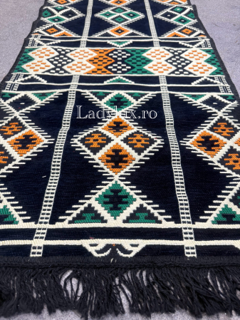 Covor cu Motive Tradiționale 60x300– Stil Autentic, Calitate Superioară - C1666 [1]