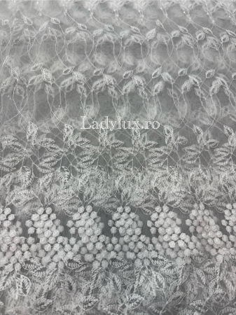 Perdea alba cu broderie Alba Model frunzulite– gata cusuta cu tiv si rejansa - rafinament și strălucire discretă [1]