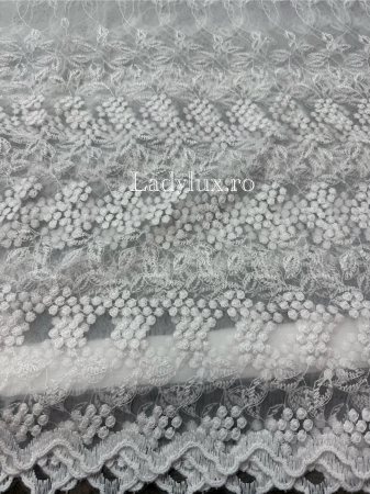 Perdele - Perdea alba cu broderie Alba Model frunzulite– gata cusuta cu tiv si rejansa - rafinament și strălucire discretă