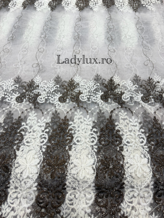 Perdea alba cu broderie Maro Brawn cu insetii –C1828  gata cusuta cu tiv si rejansa - 3M x 2.5h [1]