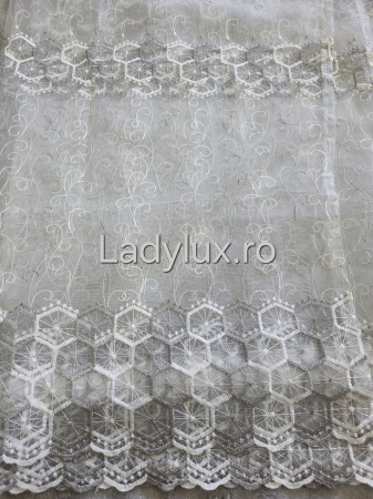 Perdea alba cu broderie Gri Model Hexa– gata cusuta cu tiv si rejansa - 3M x 2.5h [1]