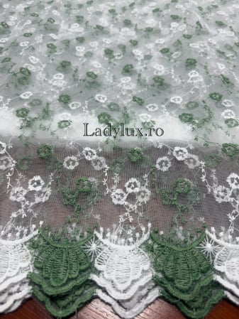 Perdele 3M - Perdea alba cu broderie Verde+alb  –C1825  gata cusuta cu tiv si rejansa - 3M x 2.5h