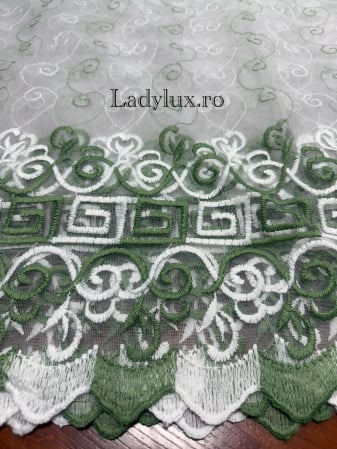 Perdele 3M - Perdea alba cu broderie Verde+alb  –C1826  gata cusuta cu tiv si rejansa - 3M x 2.5h
