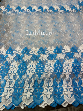 Perdea albă cu broderie Albastra+alb – gata cusuta cu tiv si rejansa - rafinament și strălucire discretă [1]