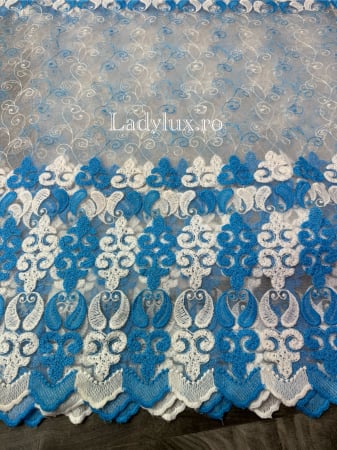 Perdele 3M - Perdea albă cu broderie Albastra+alb – gata cusuta cu tiv si rejansa - rafinament și strălucire discretă