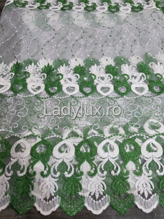 Perdele 3M - Perdea albă cu Broderie Verde  Model Lov – rafinament și strălucire discretă C1736
