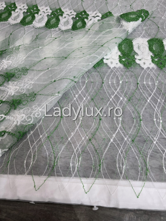 Perdea albă cu Broderie Verde  Model Vaza– rafinament și strălucire discretă C1737 [2]