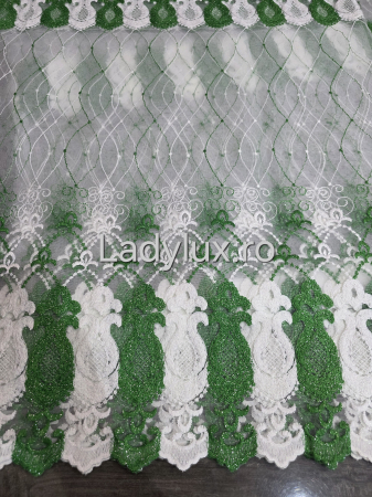 Perdele 3M - Perdea albă cu Broderie Verde  Model Vaza– rafinament și strălucire discretă C1737