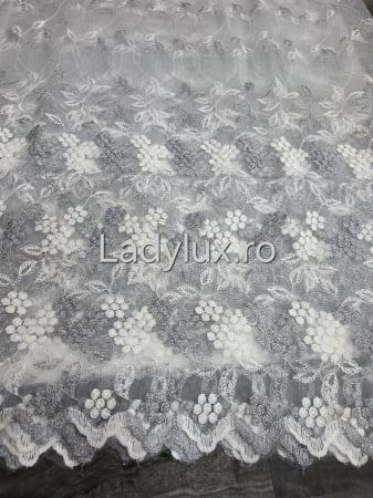 Perdele 3M - Perdea Alba cu Broderie Gri+alb cu insertii Model Margarit– rafinament și strălucire discretă C1749