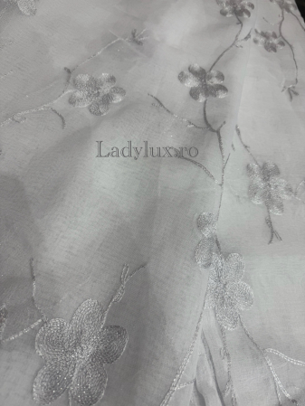 Perdea din in cu broderie florală Gri silver– 3m lățime x 2.5m înălțime -C1619