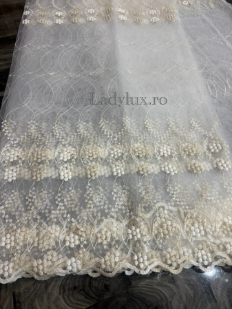 Perdele 4 M - Perdea din Tull cu Model – 4 m x 2.8 m, Cusută cu Tiv și Rejansă de 6 cm - Broderie Bej C1591