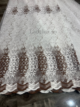 Perdele 4 M - Perdea din Tull cu Model – 4 m x 2.8 m, Cusută cu Tiv și Rejansă de 6 cm - Broderie Brawn C1581