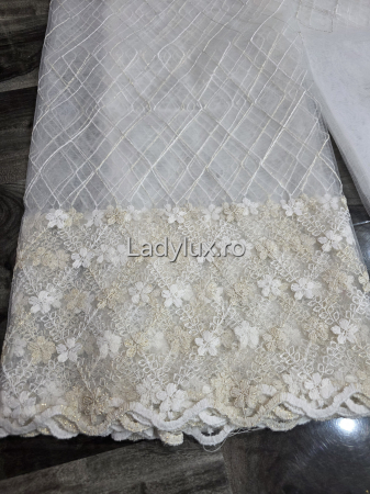 Perdele 4 M - Perdea din Tull cu Model – 4 m x 2.8 m, Cusută cu Tiv și Rejansă de 6 cm - Broderie Bej+alb