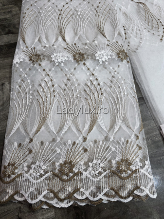 Perdea din Tull cu Model – 4 m x 2.8 m, Cusută cu Tiv și Rejansă de 6 cm - Maro