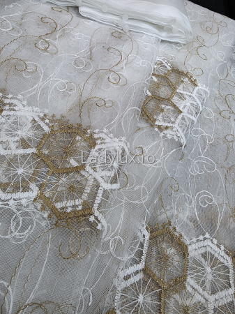 Perdea din tulle cu broderie aurie, gata făcută cu tiv și rejansă C1339 [2]
