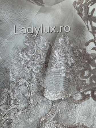 Perdele - Perdea din tulle cu broderie Roz pudra model Baroc cu perlute , gata făcută cu tiv și rejansă C1461