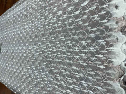 Perdele 3M - Perdea Tulle cu Broderie Alba+Roz Pudra 3M x 2.5h - Model Sirena