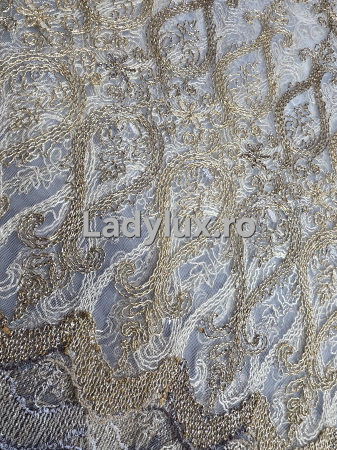 Perdea din Tulle cu Broderie Aurie - Model Gold Vaza - 3 M x 2.5 h