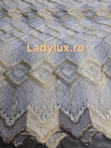 Perdele 3M - Perdea din Tulle cu Broderie Aurie - Model Gold Romburi - 3 M x 2.5 h