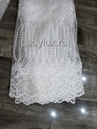 Perdele 3M - Perdea din tulle cu broderie Alba model floral, gata făcută cu tiv și rejansă C1455