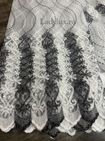 Perdele - Perdea din tulle cu broderie Negru+alb , model fulgi, gata făcută cu tiv și rejansă C1596